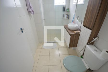 Banheiro Social de apartamento à venda com 2 quartos, 52m² em Parque Fongaro, São Paulo