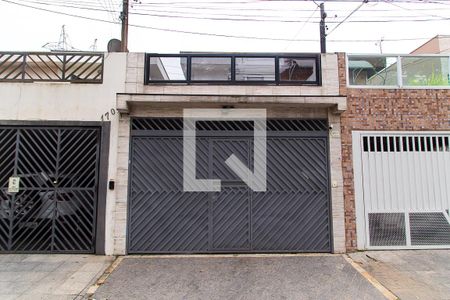 Casa à venda com 160m², 3 quartos e 2 vagas Casa à venda com 160m², 3 quartos e 2 vagasFachada