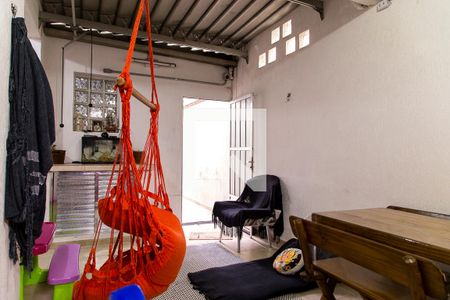 Casa à venda com 160m², 3 quartos e 2 vagas Casa à venda com 160m², 3 quartos e 2 vagasÁrea da Churrasqueira e Serviço