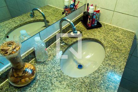 Casa à venda com 160m², 3 quartos e 2 vagas Casa à venda com 160m², 3 quartos e 2 vagasBanheiro social - Detalhe