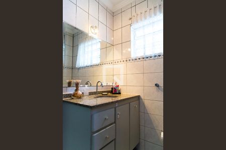 Casa à venda com 160m², 3 quartos e 2 vagas Casa à venda com 160m², 3 quartos e 2 vagasBanheiro social
