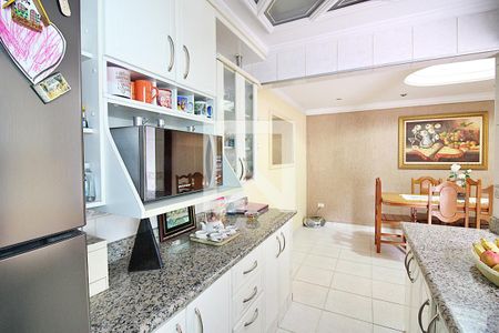 Casa à venda com 208m², 4 quartos e 6 vagasCozinha