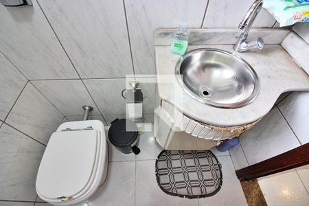 Casa à venda com 208m², 4 quartos e 6 vagasBanheiro Social 2