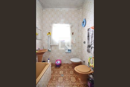 Casa à venda com 208m², 4 quartos e 6 vagasBanheiro Social Casa 2