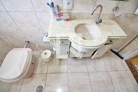 Casa à venda com 208m², 4 quartos e 6 vagasBanheiro Social 1