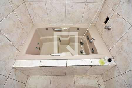 Casa à venda com 208m², 4 quartos e 6 vagasBanheiro Social 1