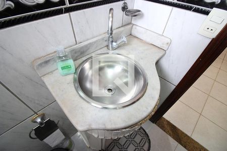 Casa à venda com 208m², 4 quartos e 6 vagasBanheiro Social 2