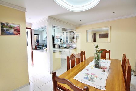 Casa à venda com 208m², 4 quartos e 6 vagasSala de Jantar