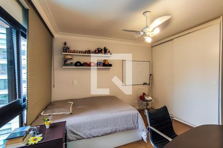 Apartamento à venda com 250m², 3 quartos e 4 vagasSuíte 2