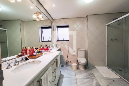 Apartamento à venda com 250m², 3 quartos e 4 vagasBanheiro Suíte Master