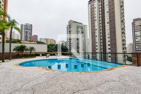 Apartamento à venda com 250m², 3 quartos e 4 vagasÁrea Comum - Piscina