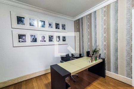 Apartamento à venda com 250m², 3 quartos e 4 vagasEscritório / Saleta