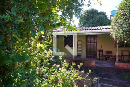 Casa à venda com 143m², 3 quartos e 1 vagaCasa Fundos