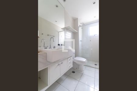 Apartamento à venda com 55m², 1 quarto e 2 vagas Apartamento à venda com 55m², 1 quarto e 2 vagasBanheiro da suíte