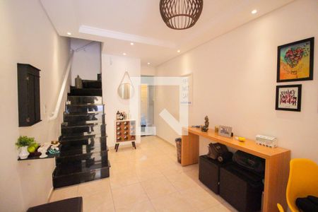 Sala de casa de condomínio para alugar com 2 quartos, 66m² em Parada Xv de Novembro, São Paulo