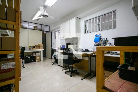 Casa à venda com 607m², 4 quartos e 8 vagasEscritório