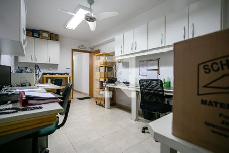 Casa à venda com 607m², 4 quartos e 8 vagasEscritório