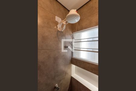 Banheiro  de kitnet/studio para alugar com 1 quarto, 14m² em Vila Medeiros, São Paulo