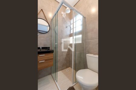 Banheiro  de kitnet/studio para alugar com 1 quarto, 14m² em Vila Medeiros, São Paulo
