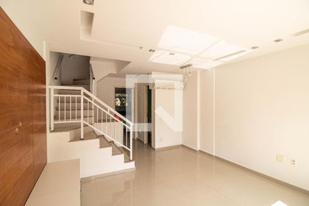 Casa de condomínio à venda com 156m², 3 quartos e 3 vagasSala