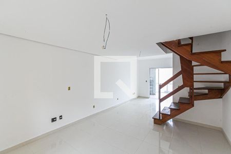 Sala de casa para alugar com 3 quartos, 150m² em Guarujá, Porto Alegre
