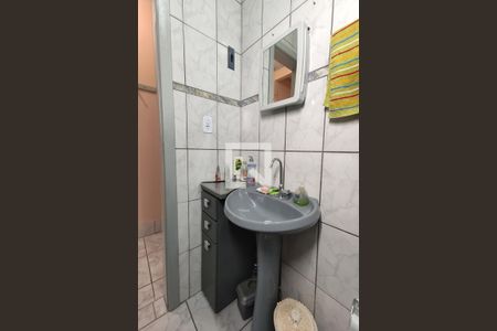 Casa à venda com 114m², 2 quartos e 1 vagaBanheiro 2