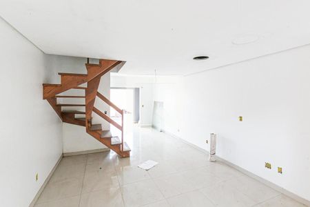 Casa para alugar com 150m², 3 quartos e 2 vagasSala