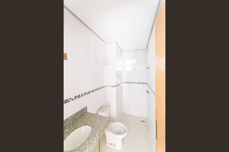 Banheiro do Quarto 1 de casa para alugar com 3 quartos, 150m² em Guarujá, Porto Alegre