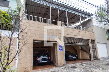 Casa à venda com 180m², 2 quartos e 3 vagasFachada