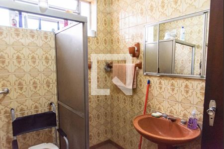 Casa à venda com 180m², 2 quartos e 3 vagasBanheiro