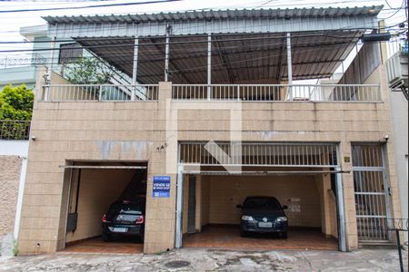 Casa à venda com 180m², 2 quartos e 3 vagasFachada