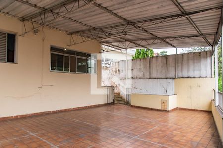 Casa à venda com 180m², 2 quartos e 3 vagasTerraço