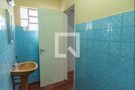 Casa à venda com 180m², 2 quartos e 3 vagasEdícula/banheiro