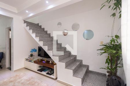 Escada de casa para alugar com 2 quartos, 100m² em Campo Grande, Rio de Janeiro