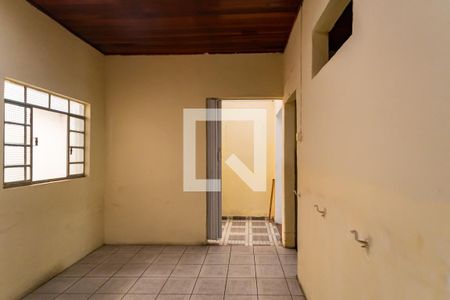 Quarto de casa para alugar com 4 quartos, 700m² em Quitaúna, Osasco