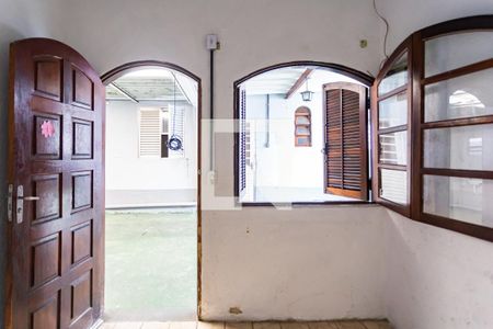 Sala de casa para alugar com 4 quartos, 700m² em Quitaúna, Osasco