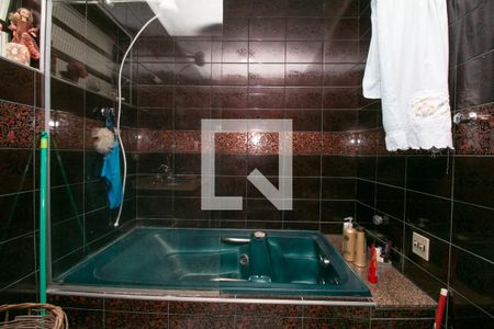 Casa à venda com 480m², 5 quartos e 8 vagasBanheiro Suíte 4