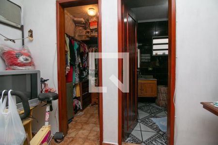 Casa à venda com 480m², 5 quartos e 8 vagasCloset Suíte 4