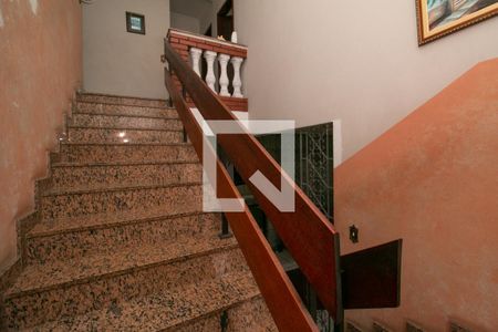 Casa à venda com 480m², 5 quartos e 8 vagasEscadas