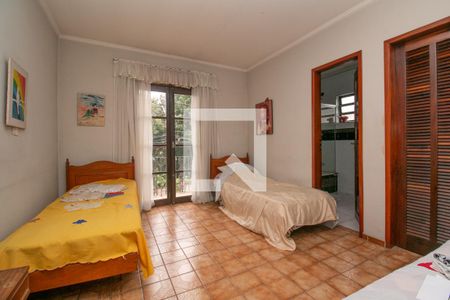 Casa à venda com 480m², 5 quartos e 8 vagasSuíte 1