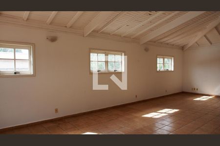 Casa à venda com 488m², 5 quartos e 8 vagasSalão de Festas