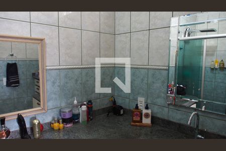 Casa à venda com 488m², 5 quartos e 8 vagasBanheiro da Suíte 2