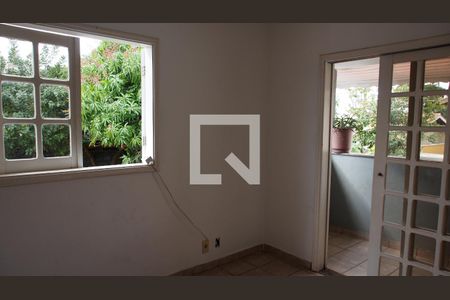 Casa à venda com 488m², 5 quartos e 8 vagasHall