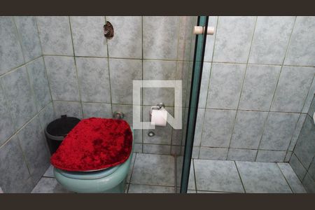 Casa à venda com 488m², 5 quartos e 8 vagasBanheiro da Suíte 2