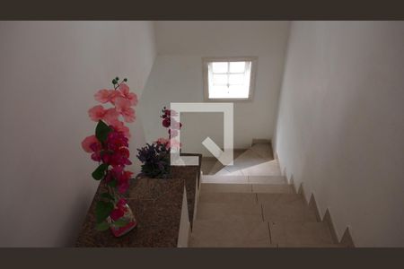 Casa à venda com 488m², 5 quartos e 8 vagasEscada