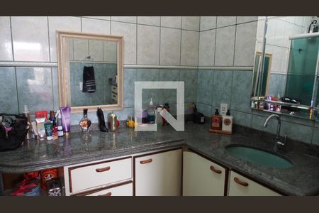 Casa à venda com 488m², 5 quartos e 8 vagasBanheiro da Suíte 2