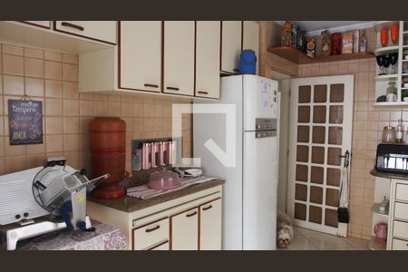 Casa à venda com 488m², 5 quartos e 8 vagasCozinha