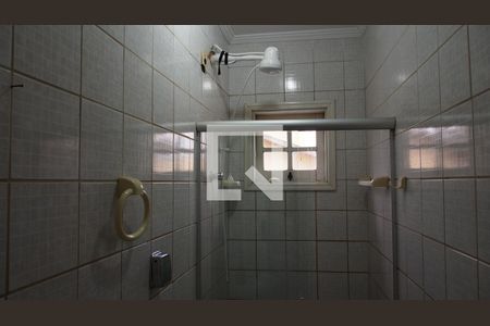 Casa à venda com 488m², 5 quartos e 8 vagasBanheiro do Quarto 4 - Suíte (escritorio)