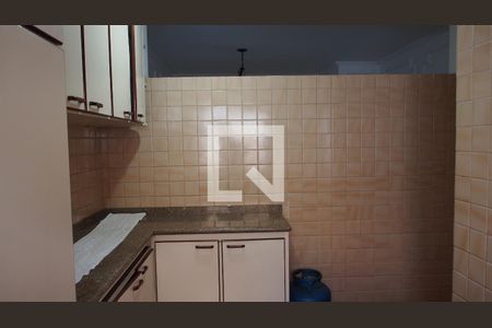 Casa à venda com 488m², 5 quartos e 8 vagasLavanderia