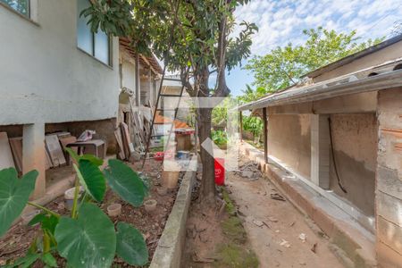 Casa à venda com 540m², 2 quartos e 5 vagasQuintal
